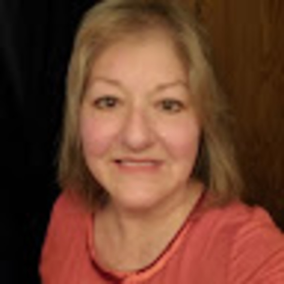 Meet your Posher, Kaye - Picture 1 of 1